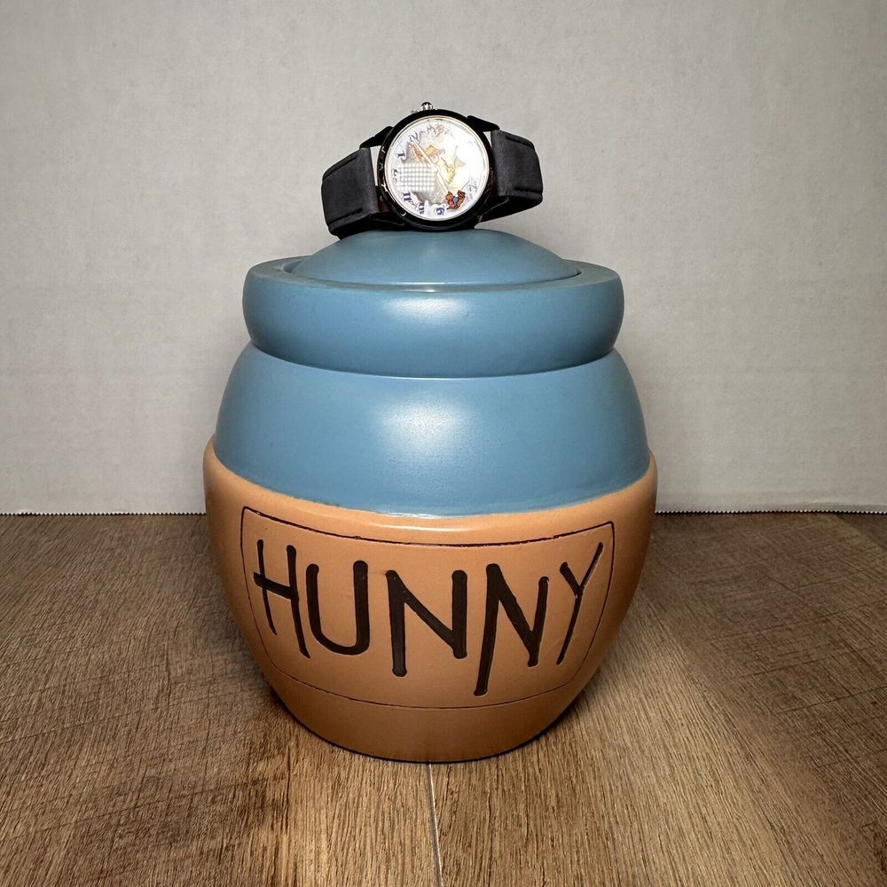 Disney WINNIE THE POOH AND TIGGER TOO skittish skating Watch DS-274